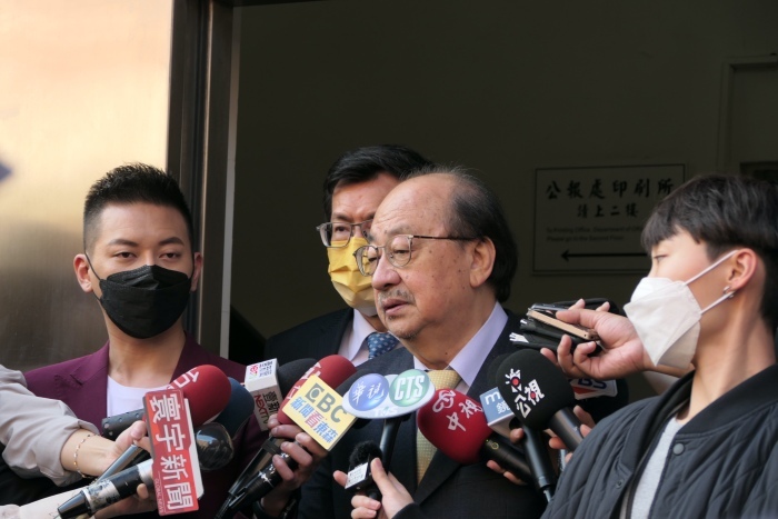 藍拚年前發現金 綠 :勿政治操作卡總預算案