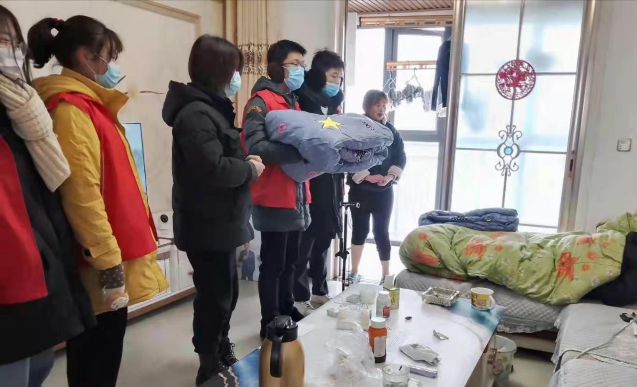 盛世中國：一位急需救助的102歲老人
