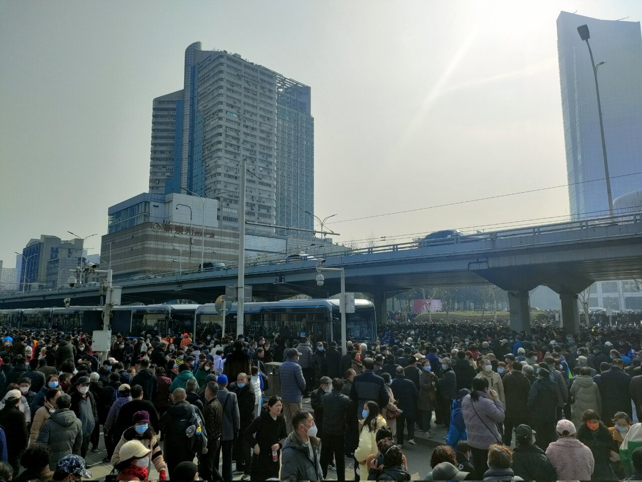 白髮運動連環爆 中官媒籲理性看待醫保改革