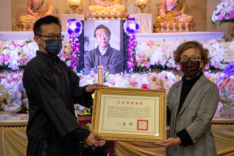 表彰藝術家陳陽春貢獻 &nbsp;文化部頒贈旌揚狀