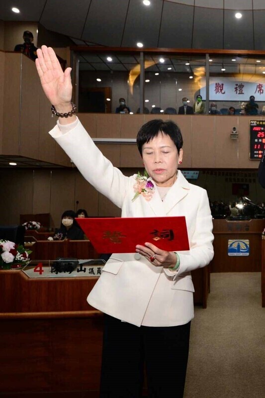 才千萬交保 澎湖縣議長劉陳昭玲請辭