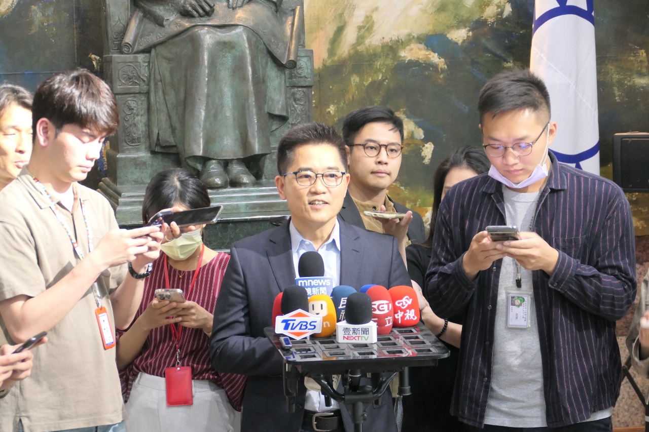 郭台銘願列不分區？黃健庭：不只討論一次 還談到提名順位