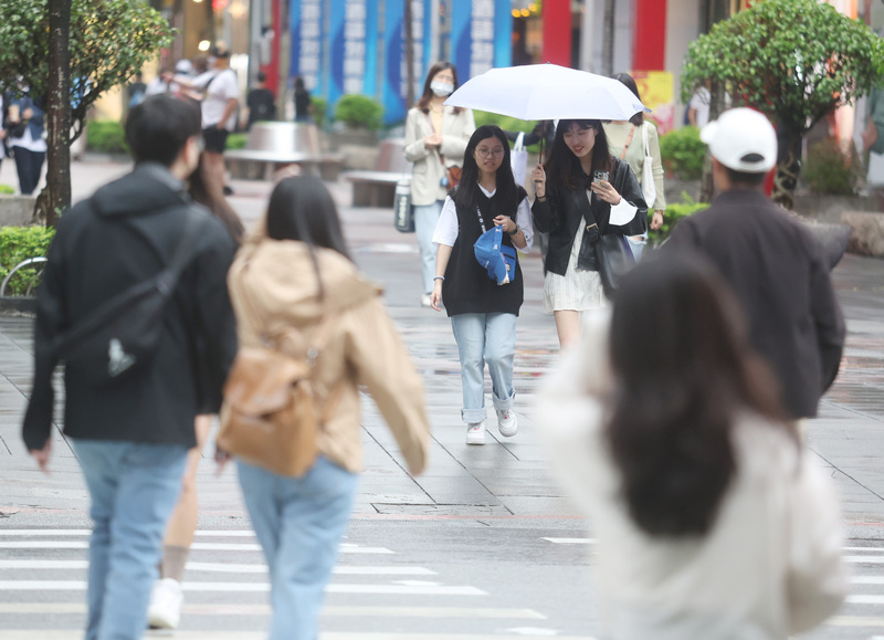 季風增強迎風面局部雨 中南部日夜溫差達10度