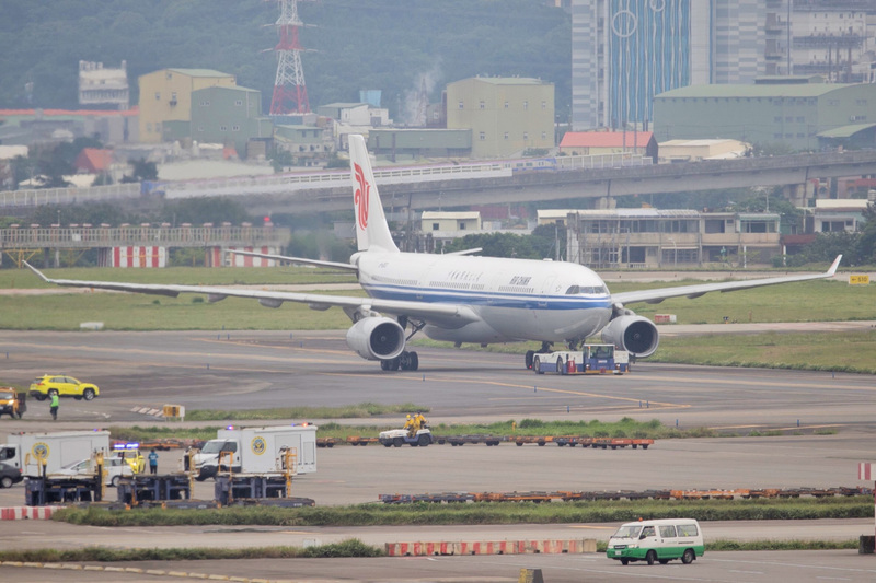 中國國航班機傳有爆裂物 航警局清查未發現