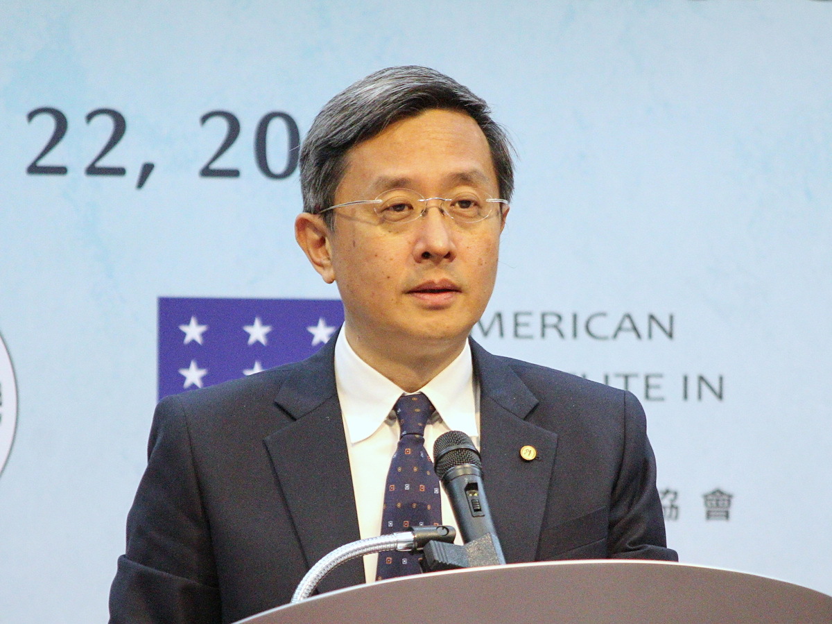李淳：服貿是過期10年雞排  兩廚師想拿來賣