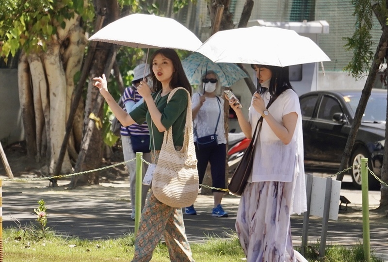 白天氣溫回升 中南部高溫30度午後局部雨