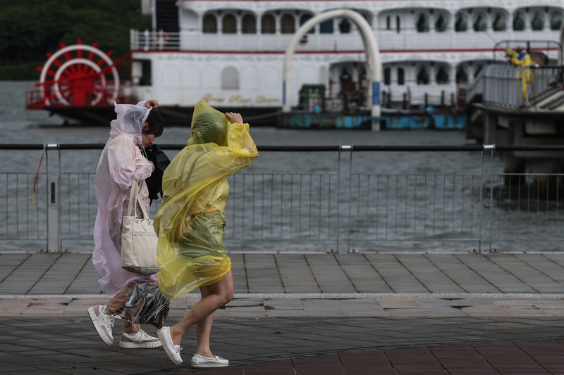 今年梅雨季首波滯留鋒來襲 中南部慎防致災