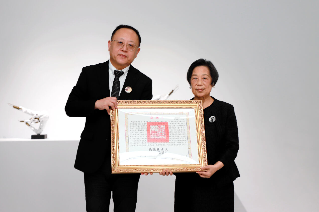 朱銘辭世  史哲代表頒贈總統褒揚令