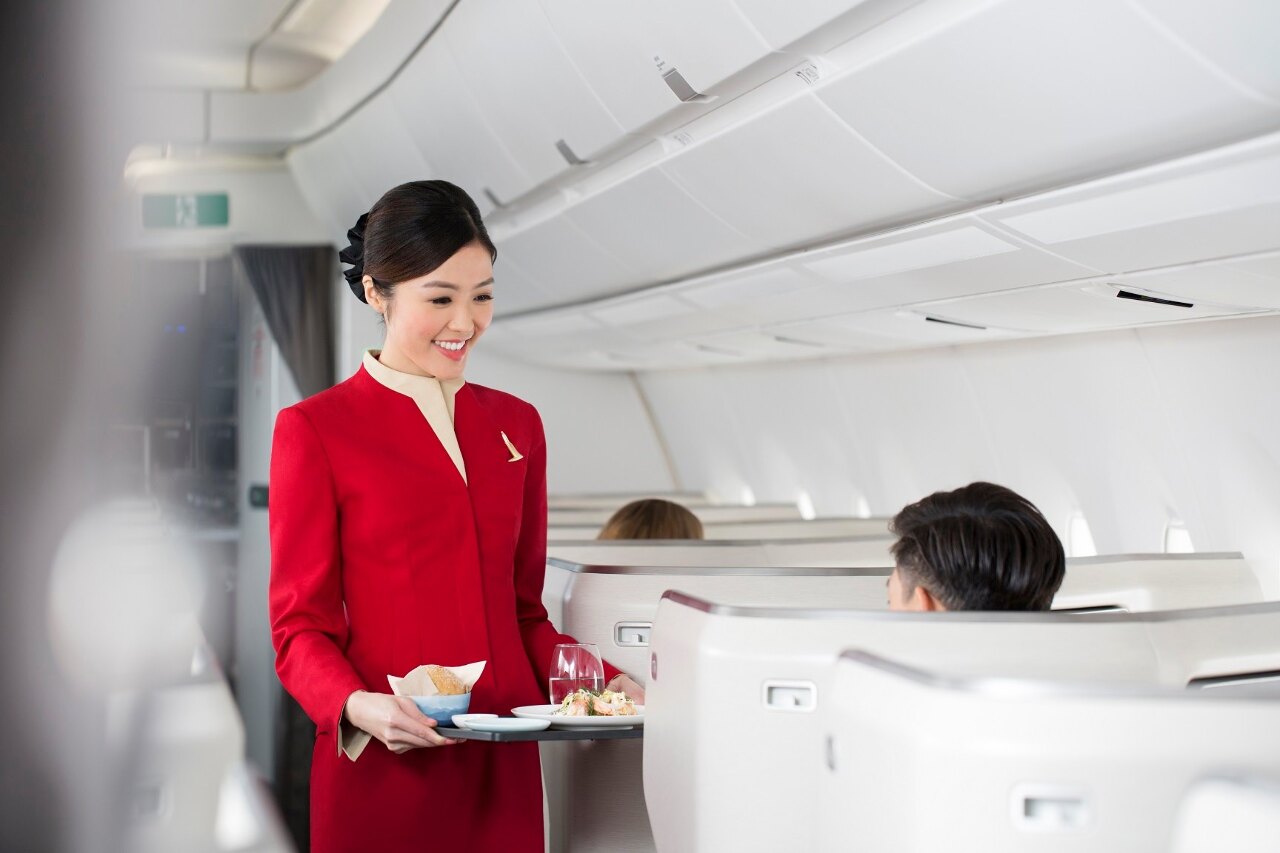 「毛毯之亂」風波後 國泰航空將招聘陸籍空服員