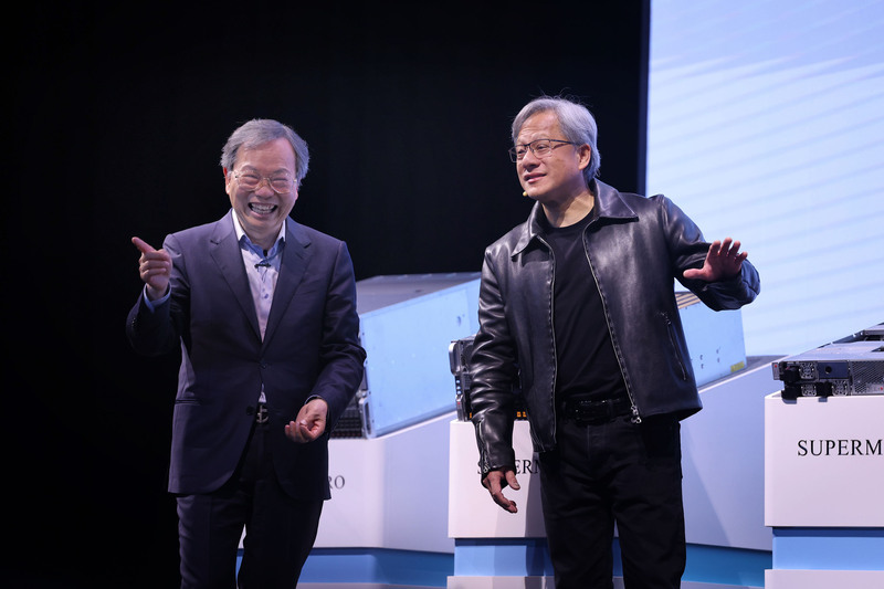 黃仁勳：尚未決定訪中 明天拜訪鴻海劉揚偉
