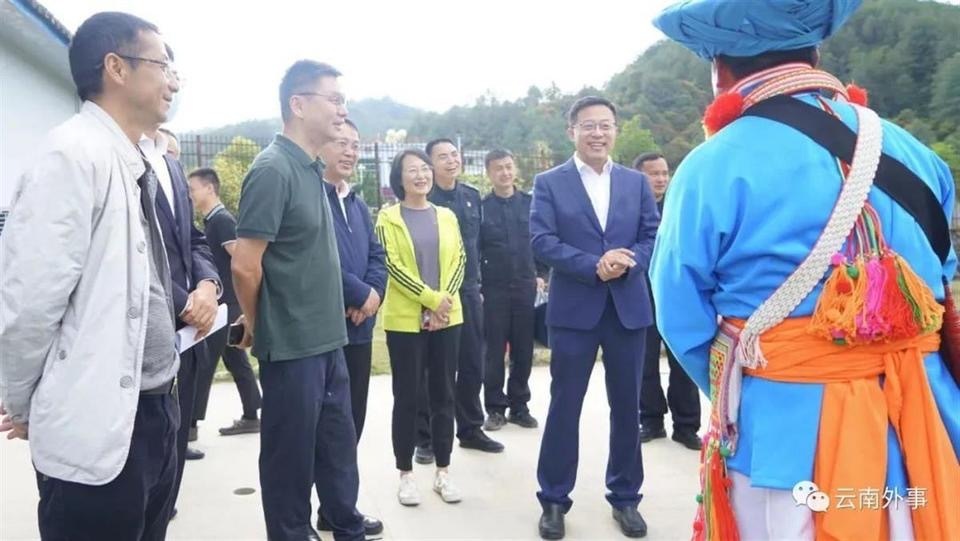趙立堅履新職後 赴雲南邊境調研面露笑容