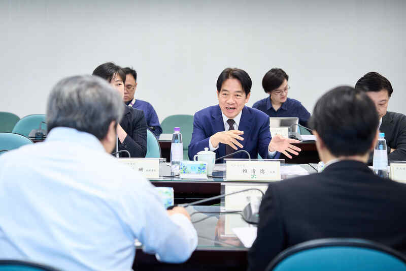 賴清德：兩岸政策與蔡總統一致 「四個堅持」很清楚