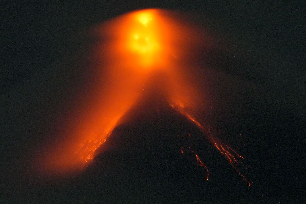 菲律賓馬永火山噴發 居民撤離恐長達數月