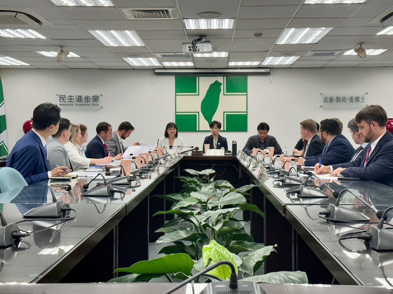 綠營：侯友宜挺合憲法九二共識有違民意