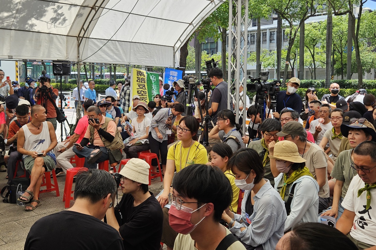 四接環評突換會議室惹議 環團揚言升級抗議行動