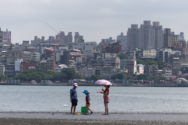 多雲到晴午後中南部雷陣雨 北部高雄台東局部逾36度