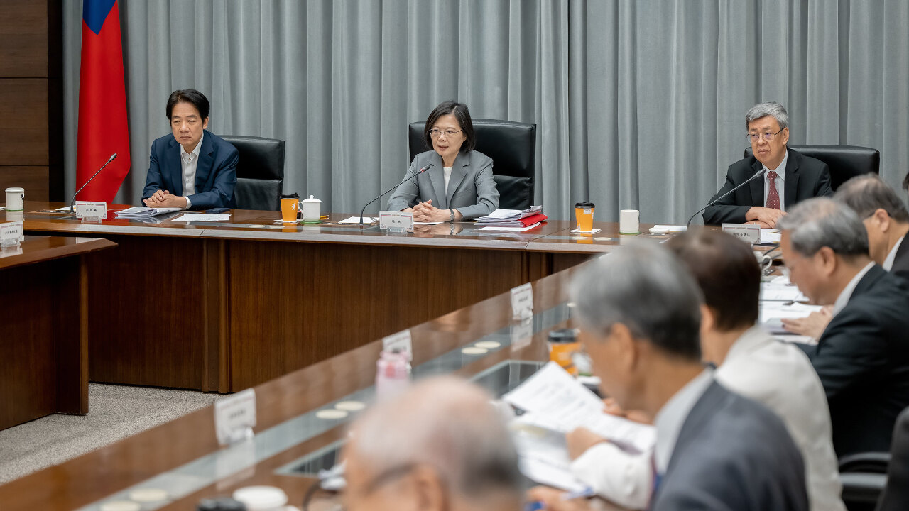 明年度總預算簡報 總統：還債創23年新高 未債留子孫