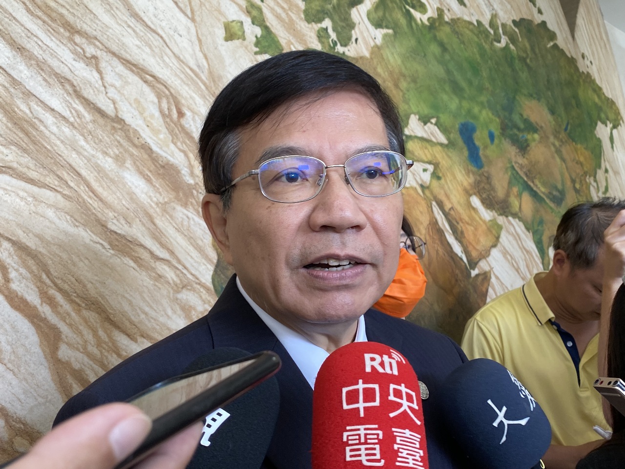 博愛座掀論戰 交長：修法草案等待審查