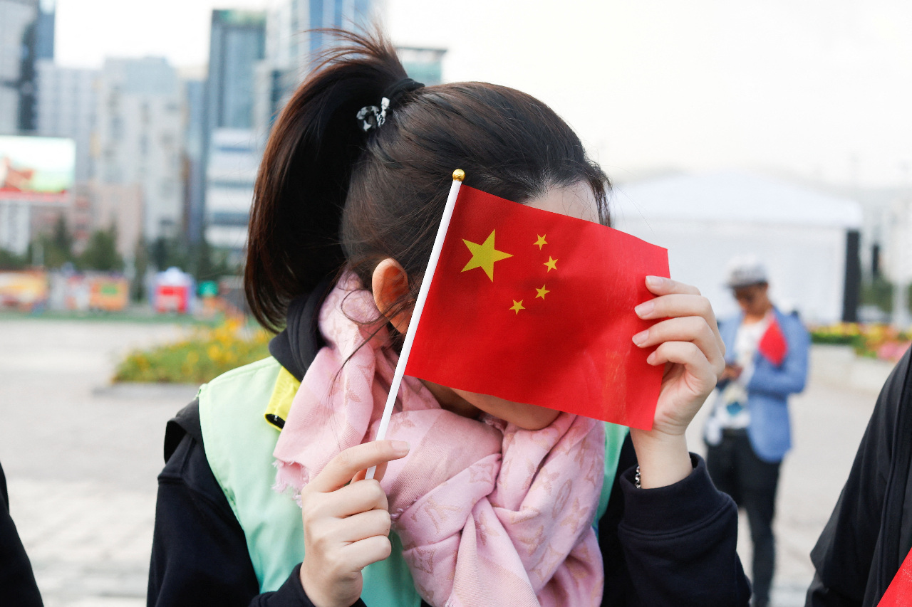 教宗訪問蒙古國 中國信徒舉國旗遮臉成外媒焦點