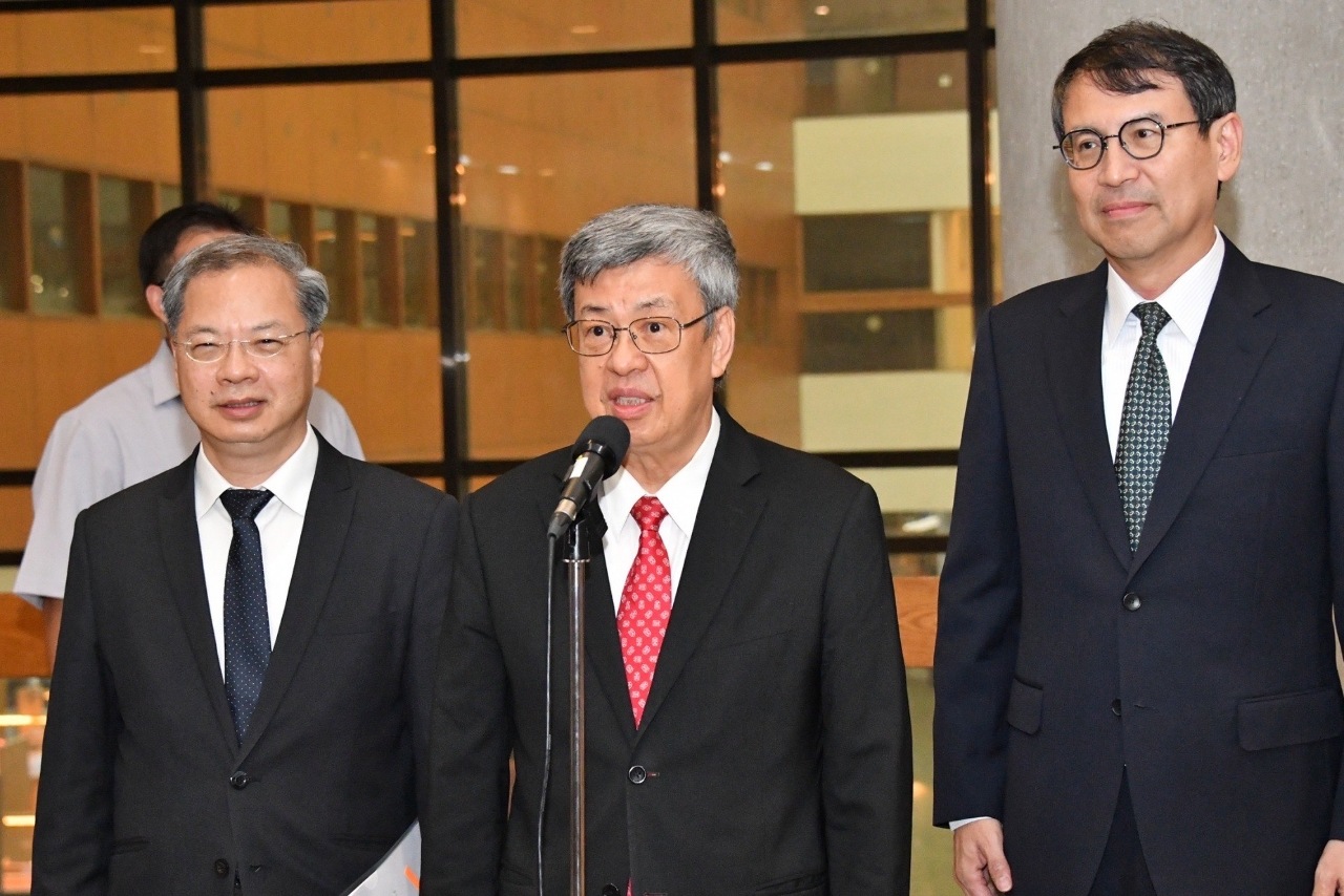 侯友宜拋長輩健保政見 陳建仁：須研議經費運用