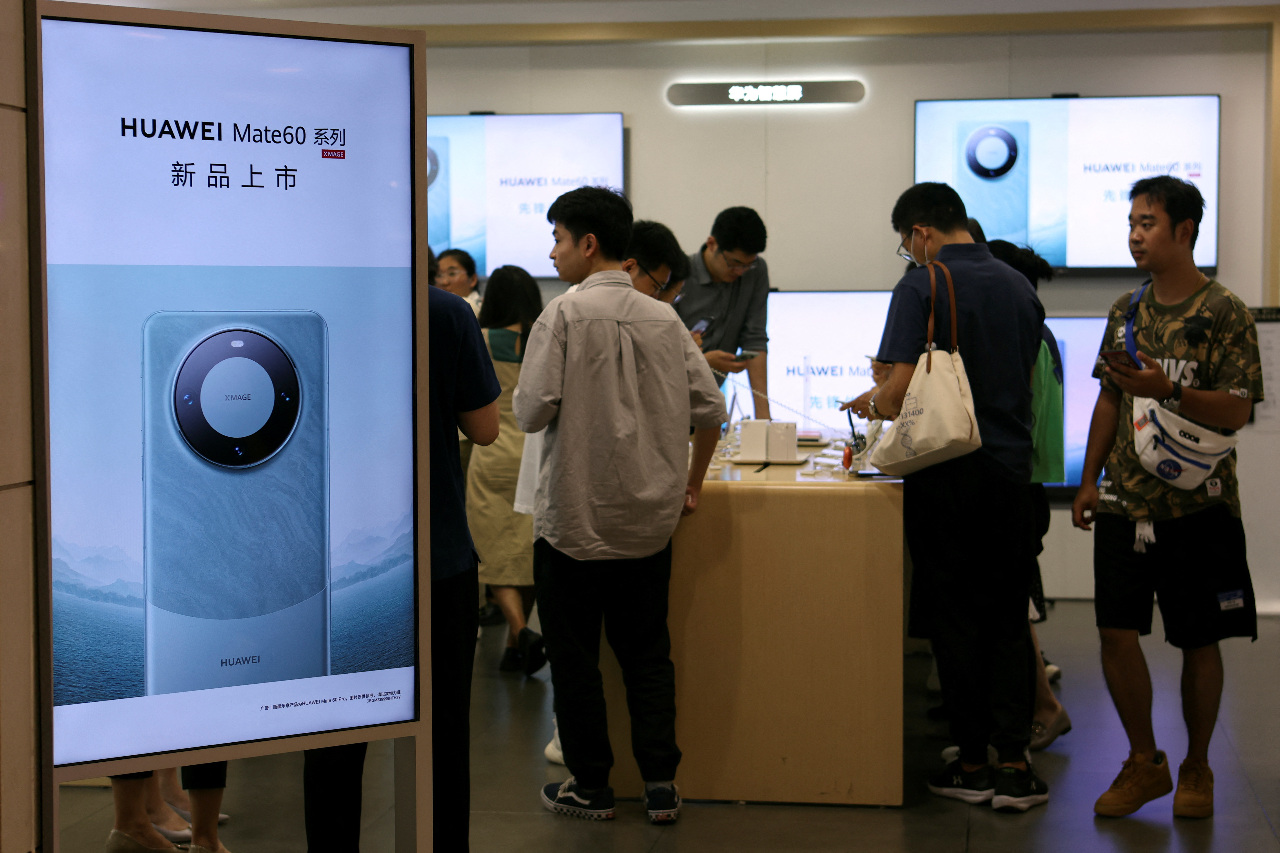 華為手機明年出貨喊衝7千萬支 防美新制裁正大量囤零組件