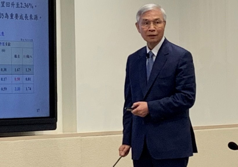 降息得等等！楊金龍：台灣目前利率會「for longer」