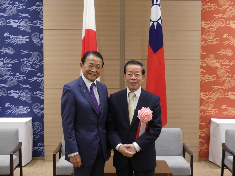 日本駐處慶雙十 麻生太郎、安倍昭惠與會致賀