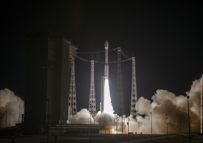台灣自製氣象衛星升空  總統：太空計畫續投入251億