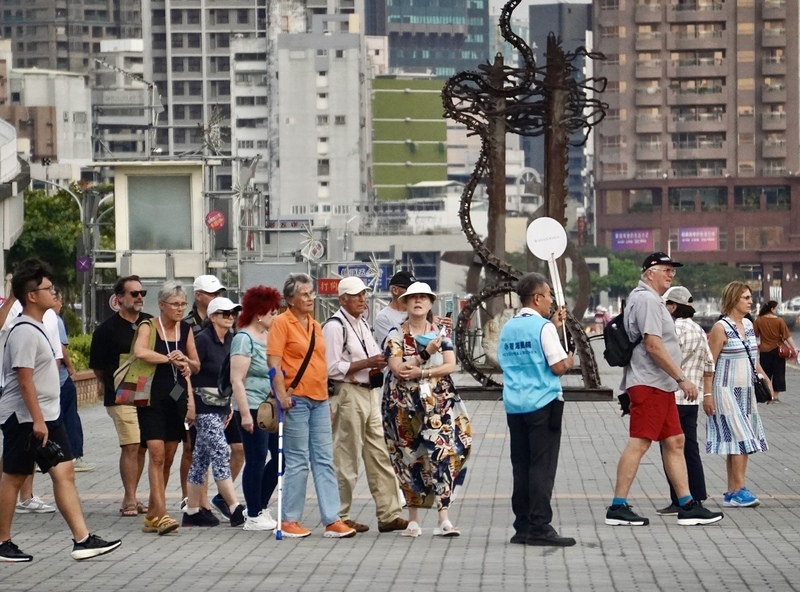 白天溫暖南部上看30度 晚起鋒面通過北東轉濕涼