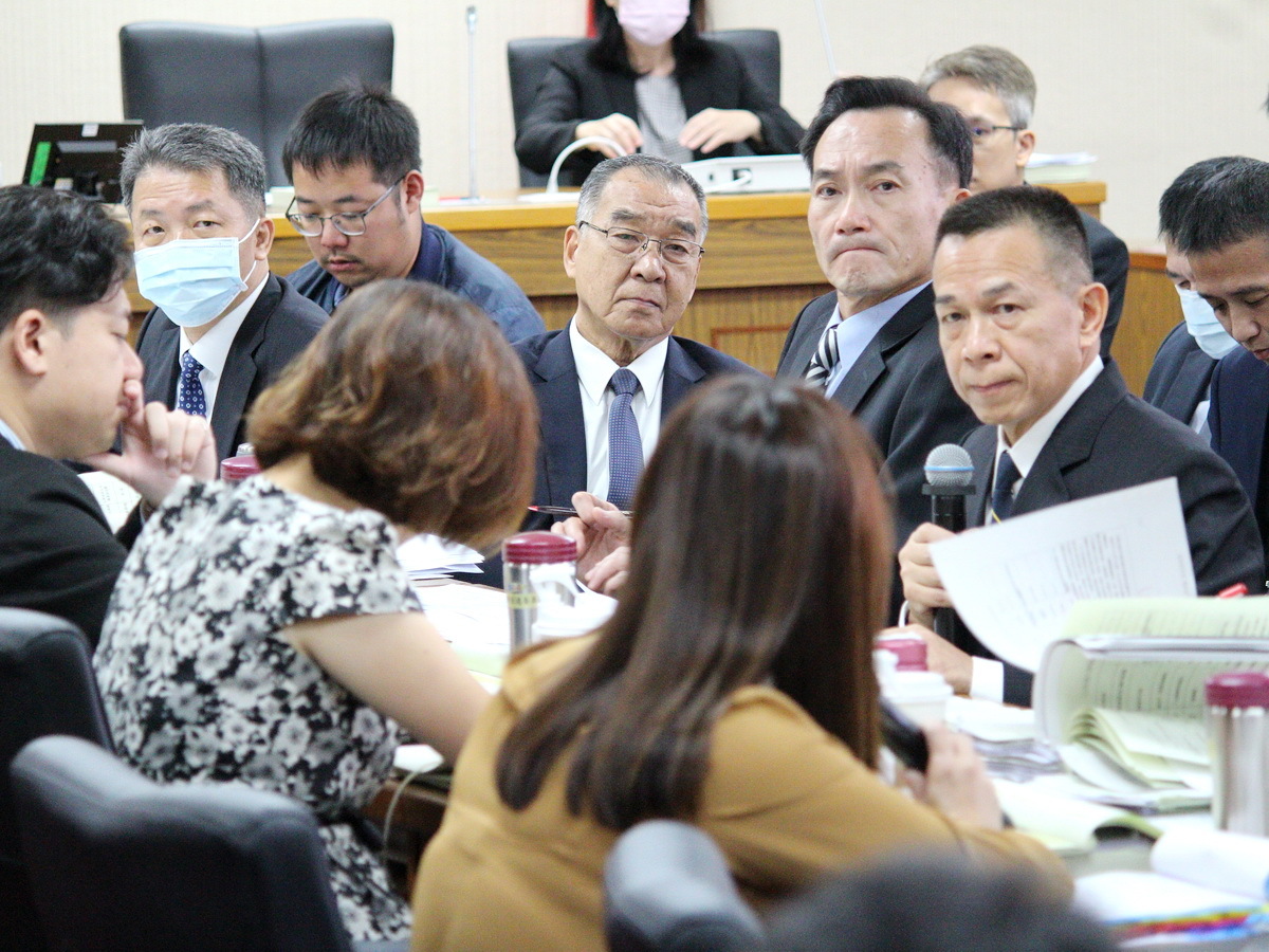 潛艦預算過招 趙天麟建議改主決議 馬文君同意不凍結