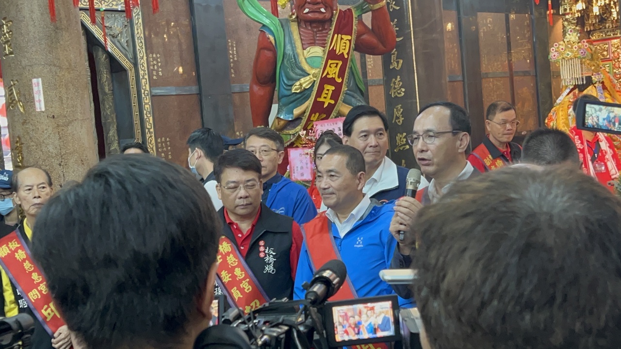 朱立倫駁金溥聰阻礙藍白合 「他頭髮都白了」