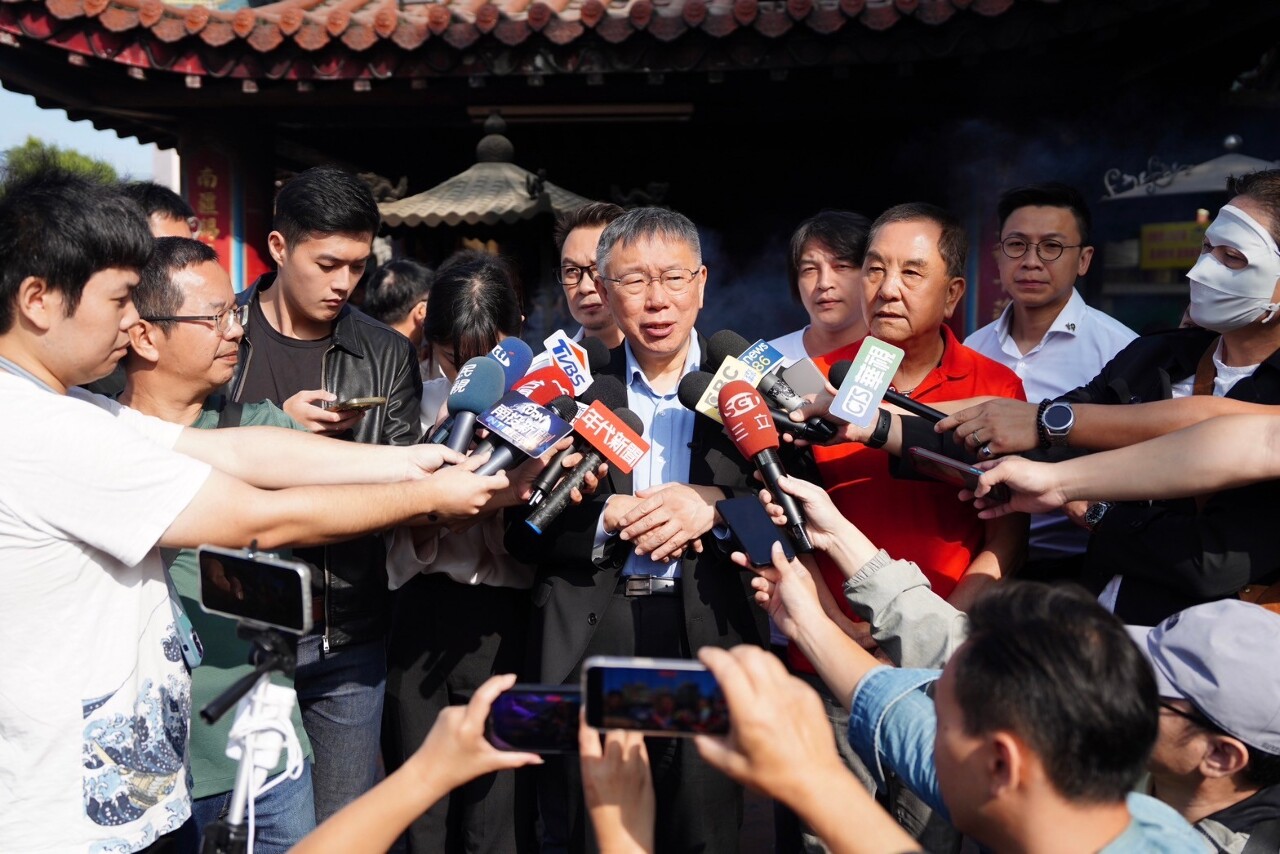 柯文哲喊藍白合2天內解決 擬邀馬英九見證會議