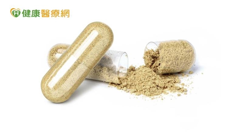 中藥粉受潮結塊還能吃？醫：變質才需丟棄！