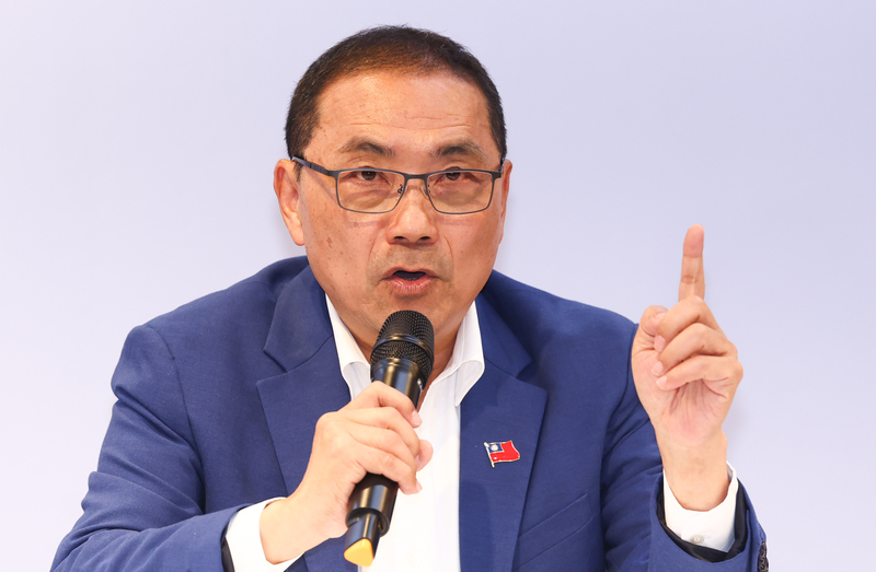 大巨蛋首賽 侯友宜嘆：一拖8年、只會提問題無濟於事