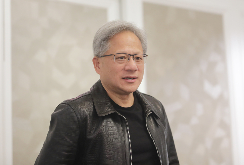 黃仁勳25日出席輝達台灣分公司尾牙 一年內四度來台