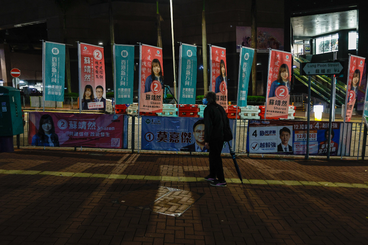 剩「愛國者」去投票！港區議會選舉延長至午夜 總投票率仍僅27.54%
