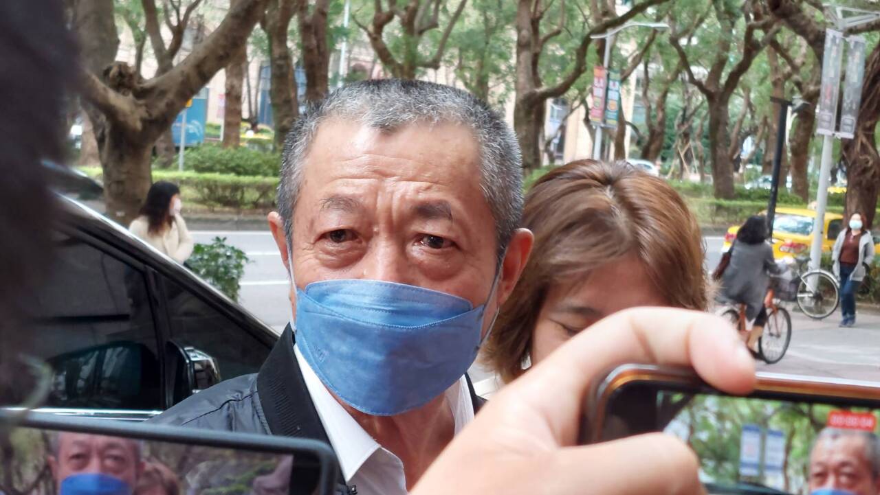 周典論涉郭台銘連署案遭起訴 法官裁定羈押3個月