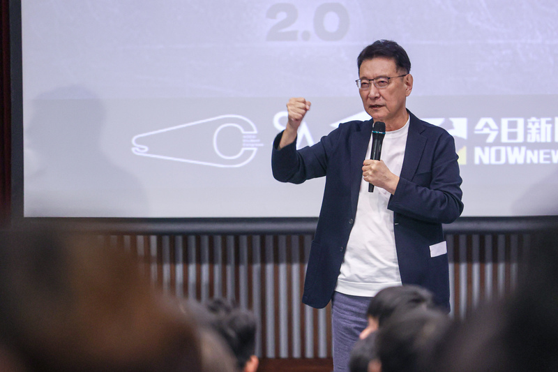 學生犀利問是否請辭中廣董事長？ 趙少康：你越逼我，我越不會