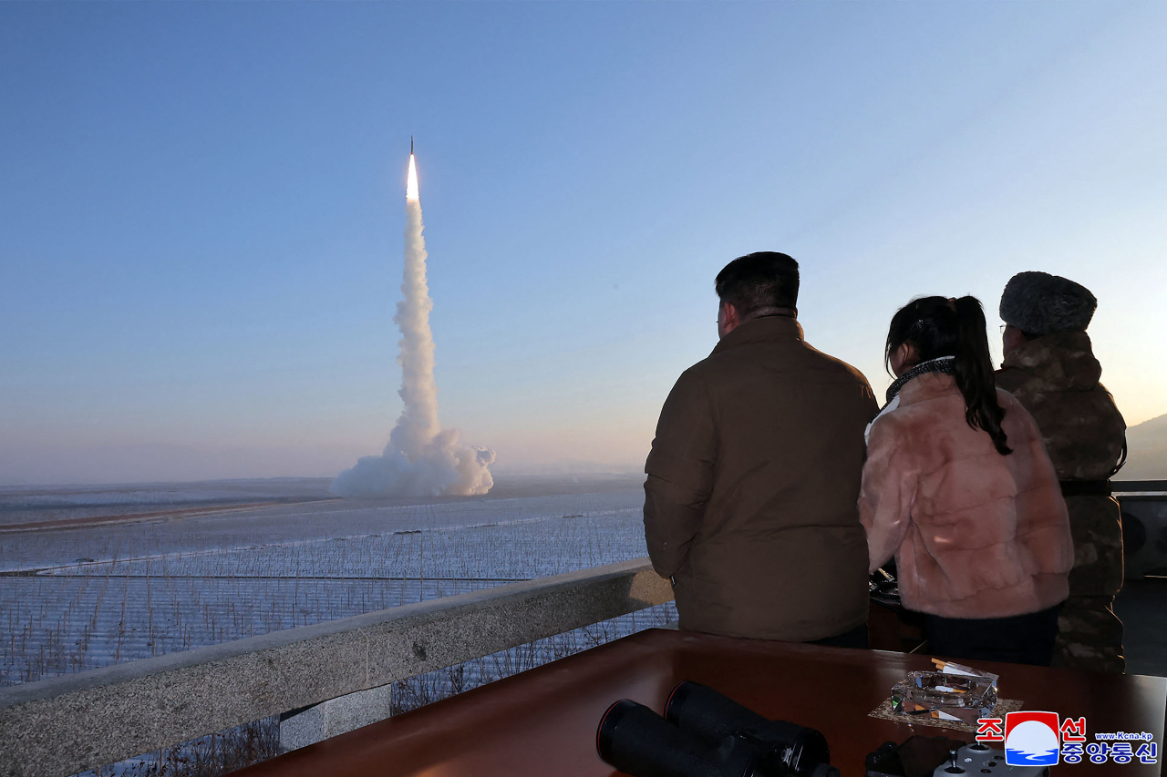 見證火星18發射 金正恩警告美國「勿做錯誤決定」