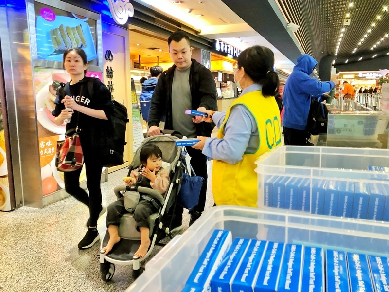 周邊國家新冠疫情處高點 機場免費領快篩續行至3/31