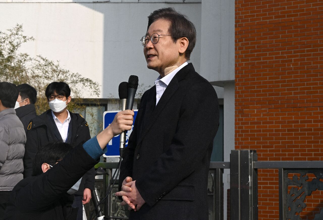 南韓總統宣布緊急戒嚴 反對派指責「違憲」