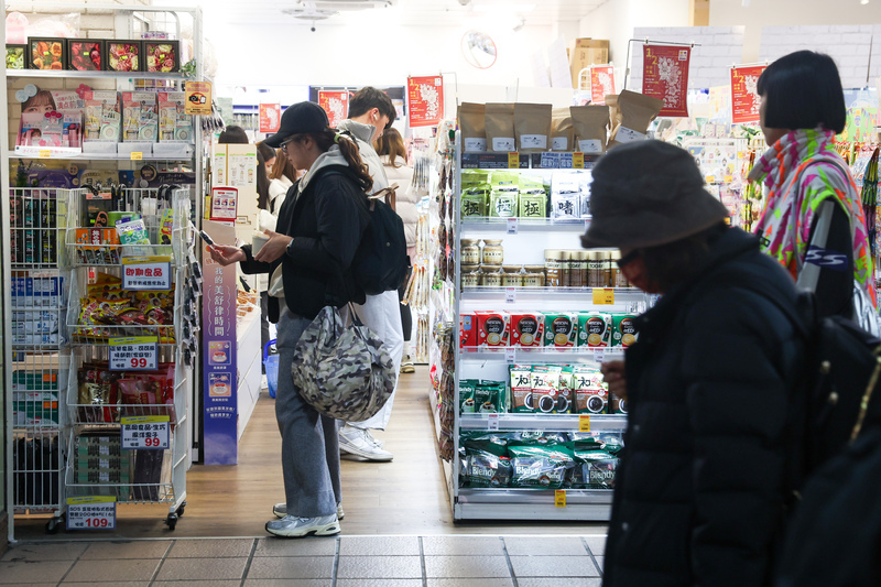 雙颱風攪局 10月零售、餐飲營收意外陷負成長