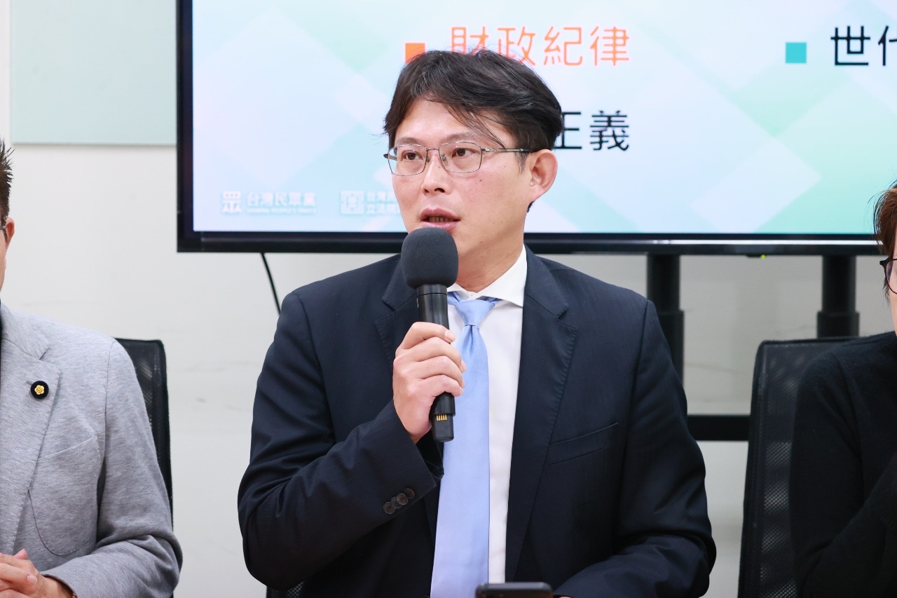 召委選舉藍擬與白合作 黃國昌：不清楚國民黨團決定