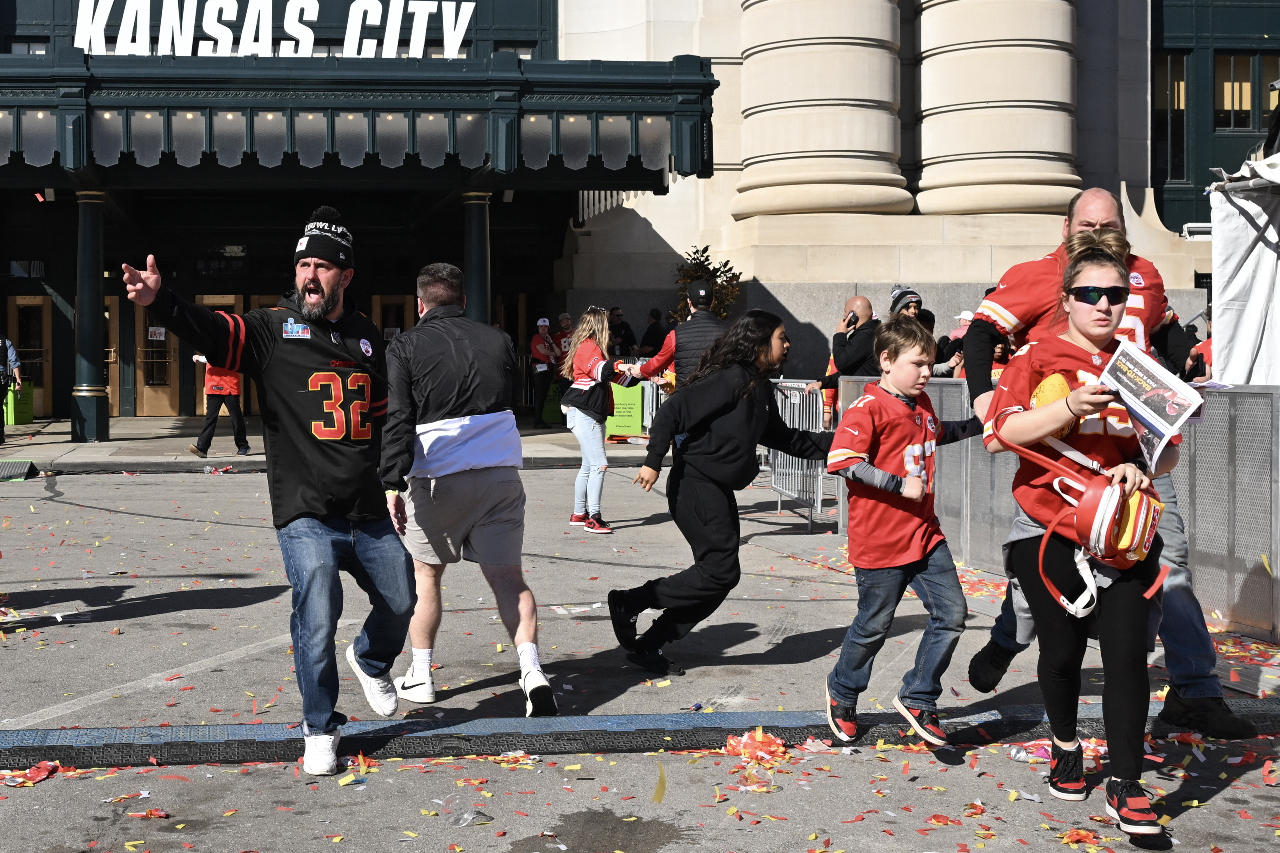 超級盃封王遊行驚爆槍擊1死21傷 NFL：深感悲痛