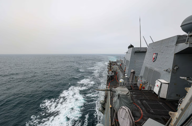 美驅逐艦通過台海 國防部：全程掌握 狀況正常