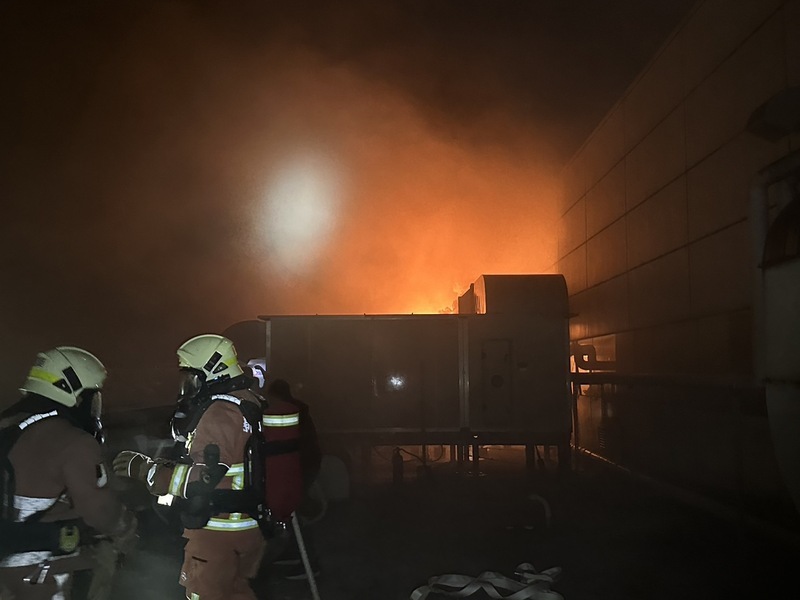 竹科AI廠緯創深夜火警 疏散400餘人