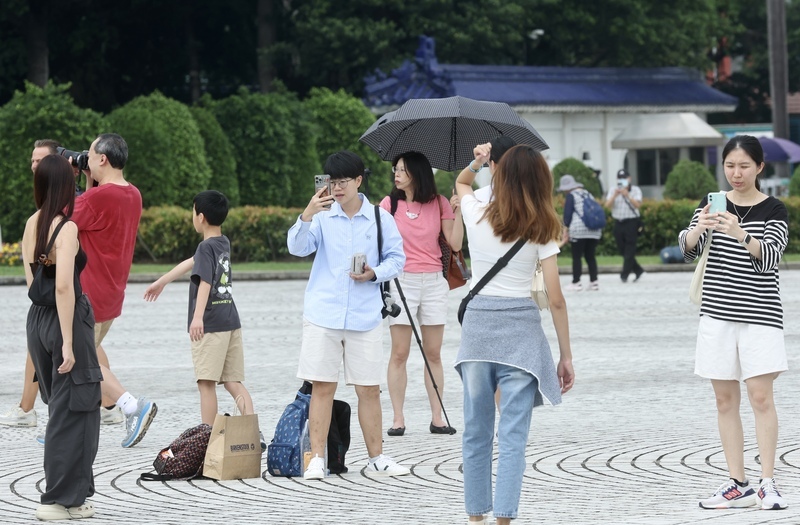 氣溫回升降雨機率續增  山區留意坍方與落石