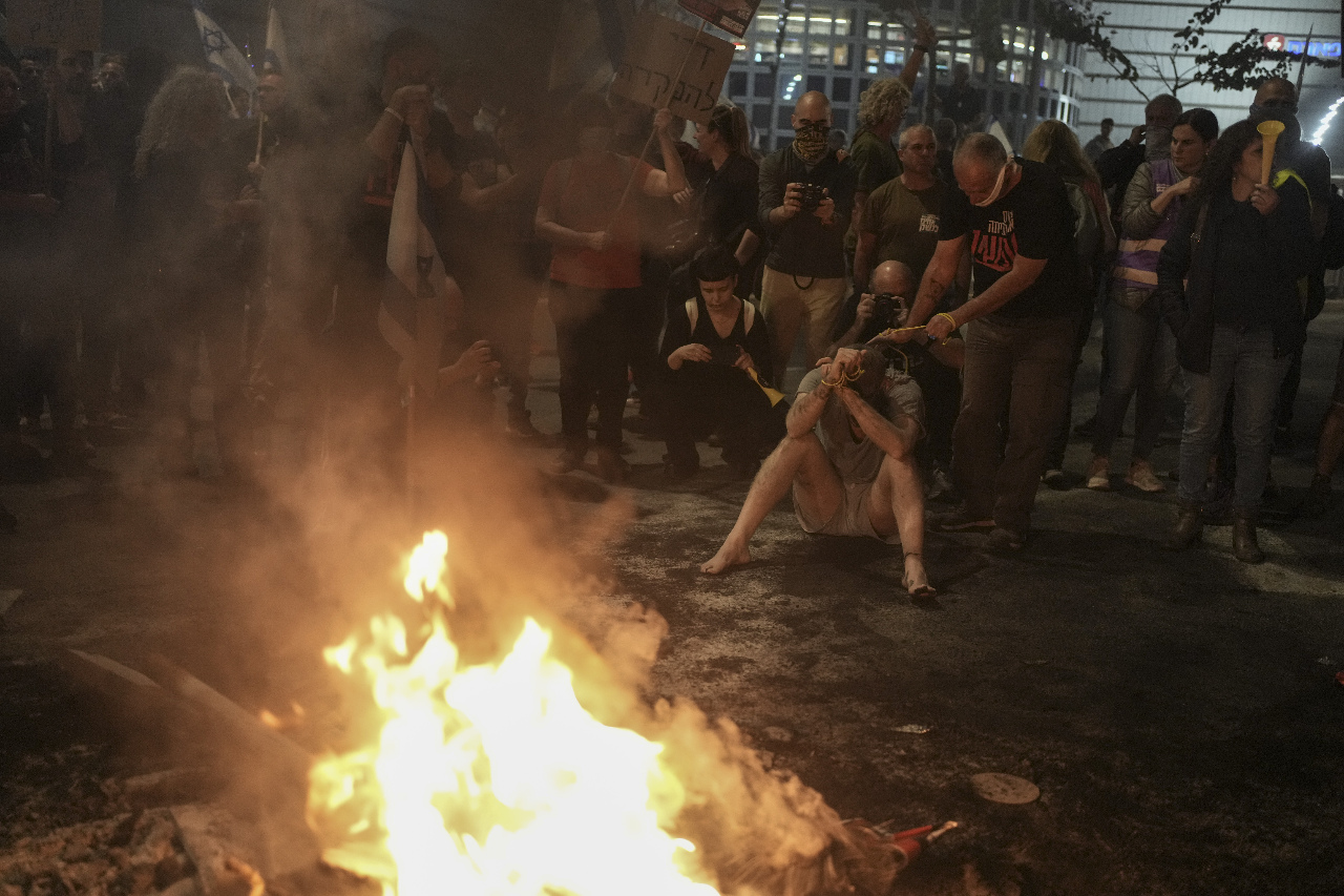 以色列各地爆示威抗議 要求總理下台、交換人質
