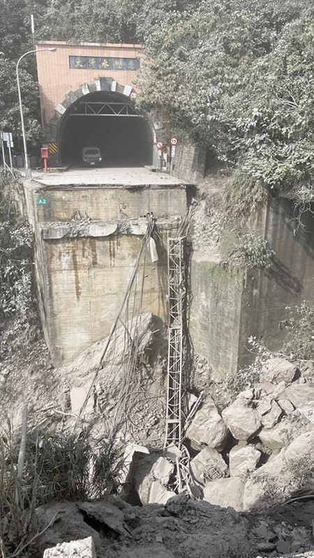 花蓮強震／蘇花公路災情嚴重 傅崐萁估修復期恐逾2個月