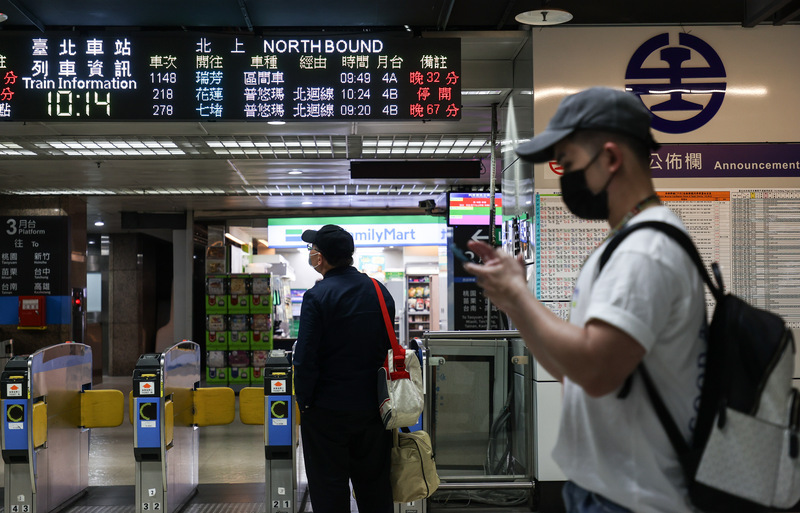 花蓮強震／台鐵全線減速  宜蘭至台東深夜前停駛